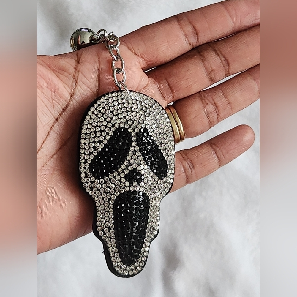 Skull Keychain with Rhinestones Scream Bag Charm - Picture 4 of 4